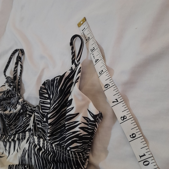 ● Vince Camuto | One Piece Swimsuit. - Picture 7 of 13